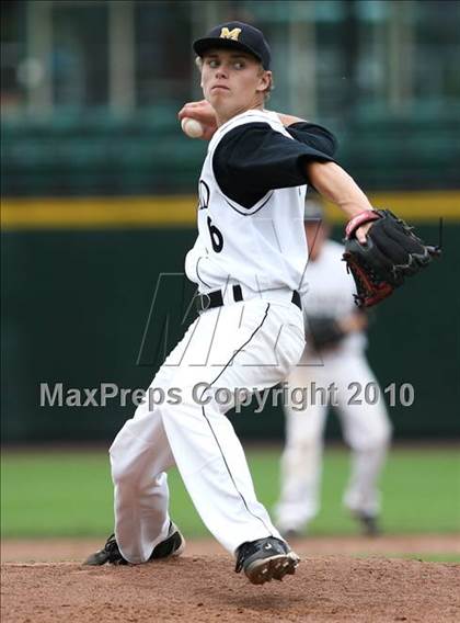 Thumbnail 2 in Webster Thomas vs. McQuaid Jesuit (Section 5 Class AA Final) photogallery.