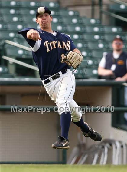 Thumbnail 1 in Webster Thomas vs. McQuaid Jesuit (Section 5 Class AA Final) photogallery.