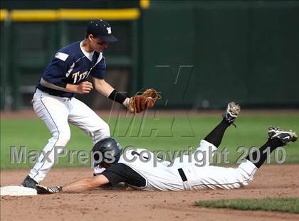 Thumbnail 3 in Webster Thomas vs. McQuaid Jesuit (Section 5 Class AA Final) photogallery.