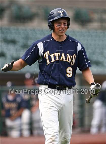 Thumbnail 3 in Webster Thomas vs. McQuaid Jesuit (Section 5 Class AA Final) photogallery.