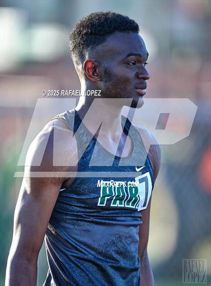 Thumbnail 1 in Dog Pound Invitational (400M) photogallery.