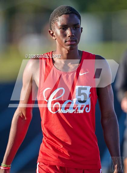 Thumbnail 1 in Dog Pound Invitational (400M) photogallery.
