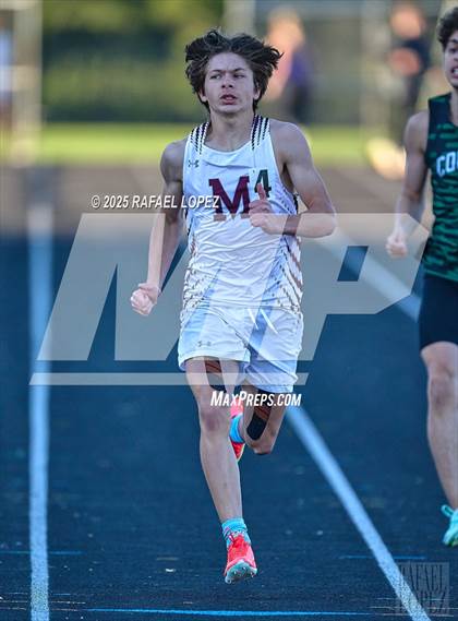 Thumbnail 3 in Dog Pound Invitational (400M) photogallery.