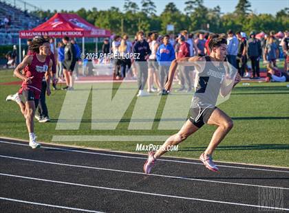 Thumbnail 3 in Dog Pound Invitational (400M) photogallery.