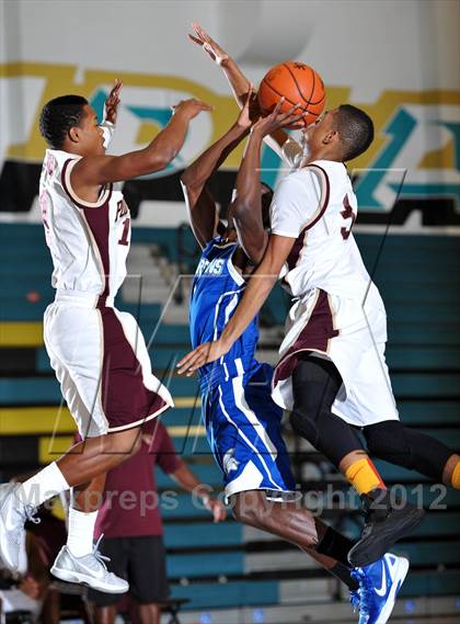 Thumbnail 3 in Chula Vista vs. Point Loma (Eagle Invitational) photogallery.