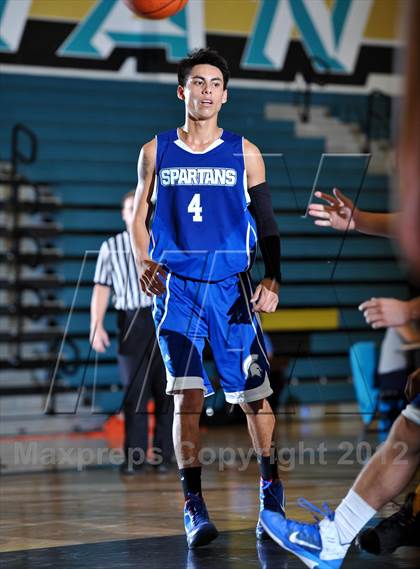 Thumbnail 3 in Chula Vista vs. Point Loma (Eagle Invitational) photogallery.