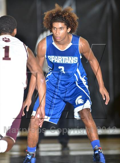 Thumbnail 1 in Chula Vista vs. Point Loma (Eagle Invitational) photogallery.