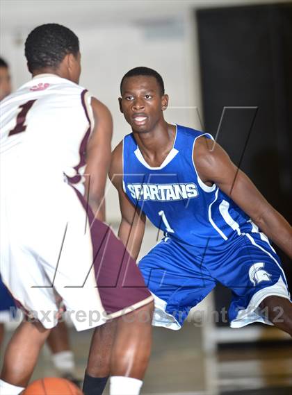 Thumbnail 1 in Chula Vista vs. Point Loma (Eagle Invitational) photogallery.