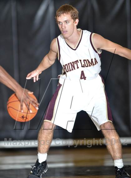 Thumbnail 2 in Chula Vista vs. Point Loma (Eagle Invitational) photogallery.