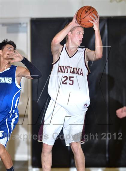 Thumbnail 2 in Chula Vista vs. Point Loma (Eagle Invitational) photogallery.