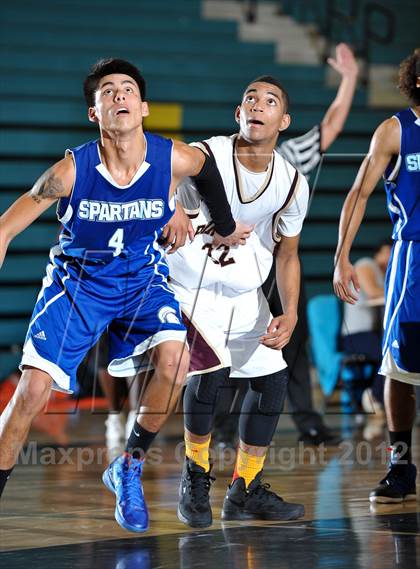 Thumbnail 1 in Chula Vista vs. Point Loma (Eagle Invitational) photogallery.