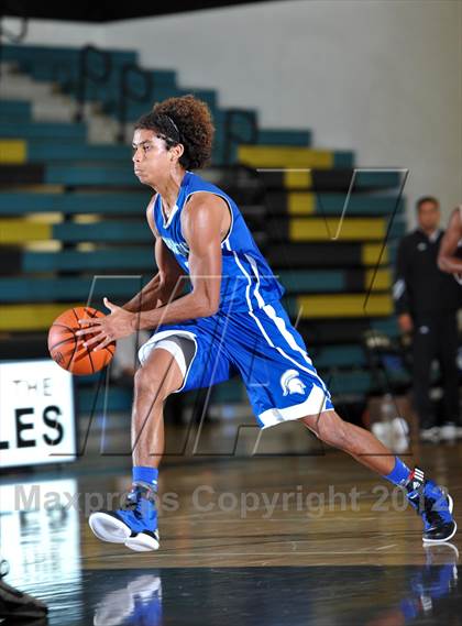 Thumbnail 3 in Chula Vista vs. Point Loma (Eagle Invitational) photogallery.