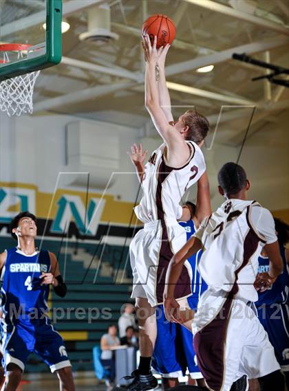 Thumbnail 2 in Chula Vista vs. Point Loma (Eagle Invitational) photogallery.