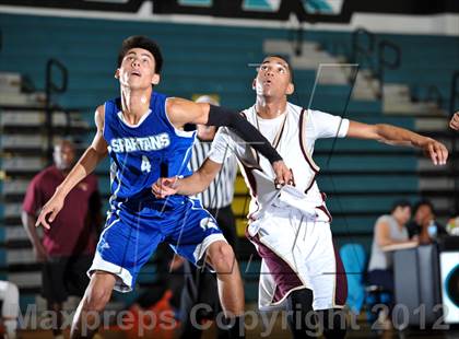 Thumbnail 2 in Chula Vista vs. Point Loma (Eagle Invitational) photogallery.