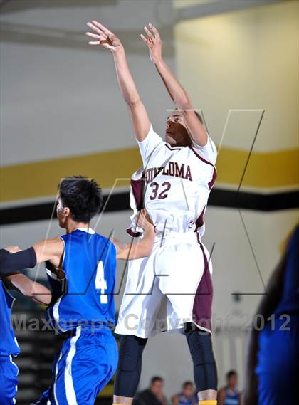 Thumbnail 3 in Chula Vista vs. Point Loma (Eagle Invitational) photogallery.