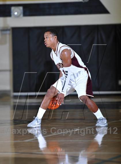 Thumbnail 1 in Chula Vista vs. Point Loma (Eagle Invitational) photogallery.