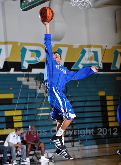 Thumbnail 1 in Chula Vista vs. Point Loma (Eagle Invitational) photogallery.