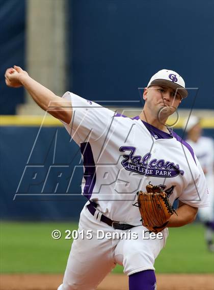 Thumbnail 3 in College Park vs. De La Salle photogallery.