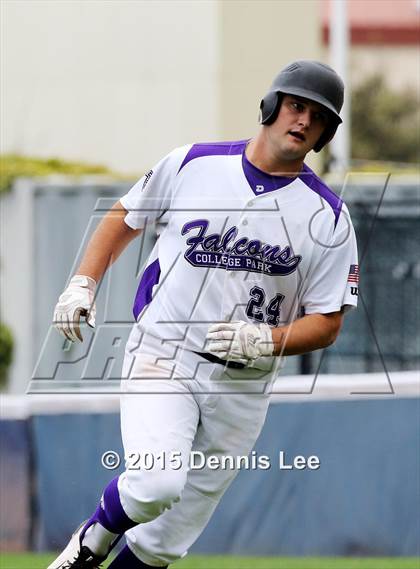 Thumbnail 1 in College Park vs. De La Salle photogallery.