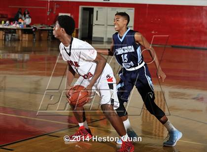Thumbnail 3 in Palm Springs vs. Crescenta Valley (MaxPreps Holiday Classic) photogallery.