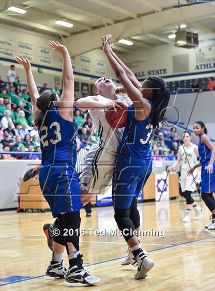 Thumbnail 3 in Valley Springs vs. Paris (AAA 3A State Playoff) photogallery.