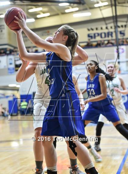 Thumbnail 1 in Valley Springs vs. Paris (AAA 3A State Playoff) photogallery.