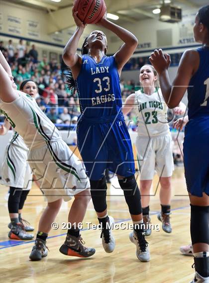 Thumbnail 3 in Valley Springs vs. Paris (AAA 3A State Playoff) photogallery.
