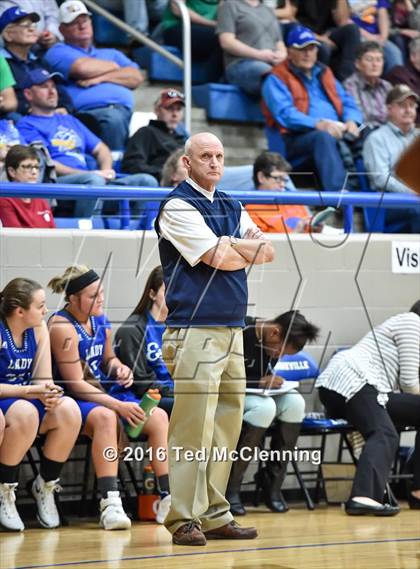 Thumbnail 2 in Valley Springs vs. Paris (AAA 3A State Playoff) photogallery.