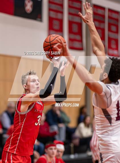 Thumbnail 2 in St. Andrew's vs Darrow (St. Andrews Holiday Classic) photogallery.