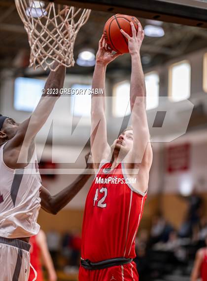 Thumbnail 1 in St. Andrew's vs Darrow (St. Andrews Holiday Classic) photogallery.