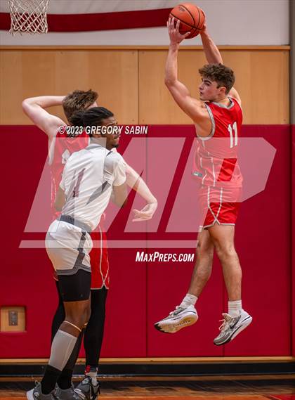 Thumbnail 3 in St. Andrew's vs Darrow (St. Andrews Holiday Classic) photogallery.