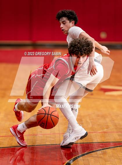 Thumbnail 2 in St. Andrew's vs Darrow (St. Andrews Holiday Classic) photogallery.