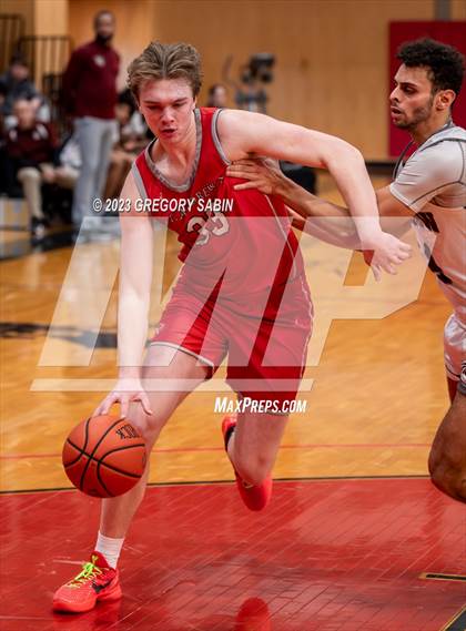 Thumbnail 1 in St. Andrew's vs Darrow (St. Andrews Holiday Classic) photogallery.