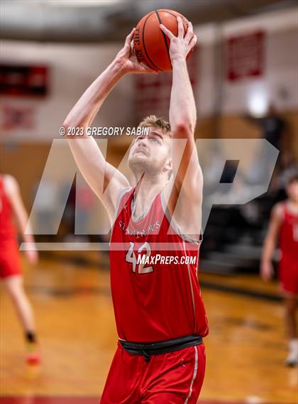 Thumbnail 3 in St. Andrew's vs Darrow (St. Andrews Holiday Classic) photogallery.