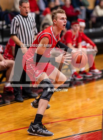 Thumbnail 1 in St. Andrew's vs Darrow (St. Andrews Holiday Classic) photogallery.
