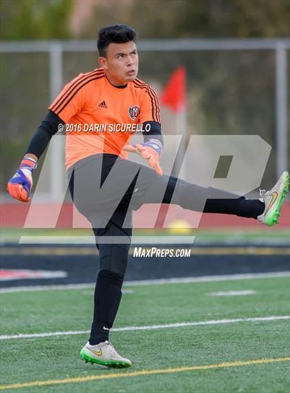 Thumbnail 3 in Maricopa vs. Red Mountain (Coyote Classic Tournament )  photogallery.