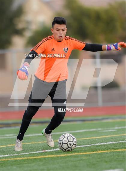 Thumbnail 2 in Maricopa vs. Red Mountain (Coyote Classic Tournament )  photogallery.