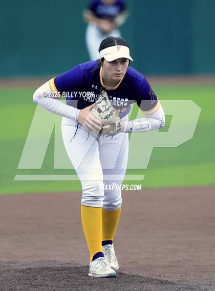Thumbnail 3 in Farmersville vs Winnsboro photogallery.