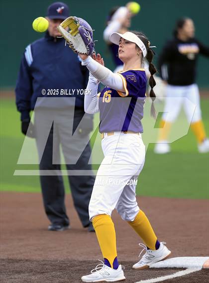 Thumbnail 2 in Farmersville vs Winnsboro photogallery.