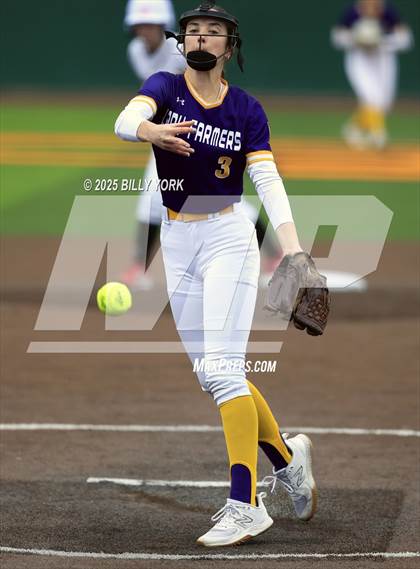 Thumbnail 2 in Farmersville vs Winnsboro photogallery.