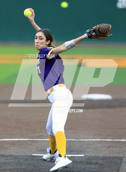 Thumbnail 1 in Farmersville vs Winnsboro photogallery.