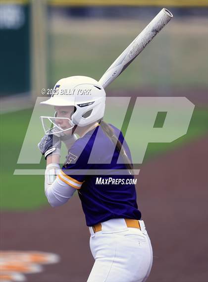 Thumbnail 1 in Farmersville vs Winnsboro photogallery.