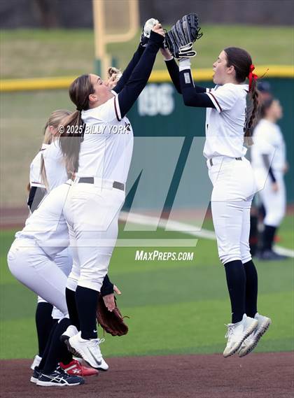Thumbnail 1 in Farmersville vs Winnsboro photogallery.