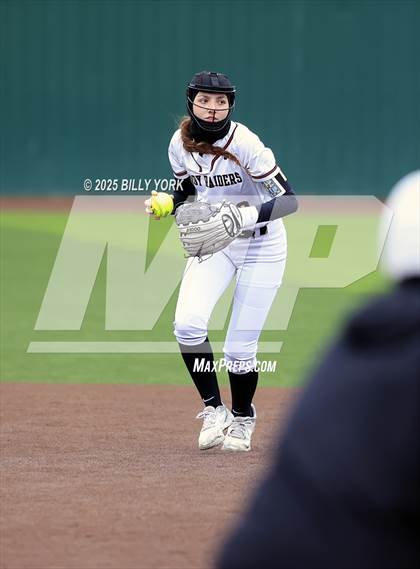 Thumbnail 2 in Farmersville vs Winnsboro photogallery.