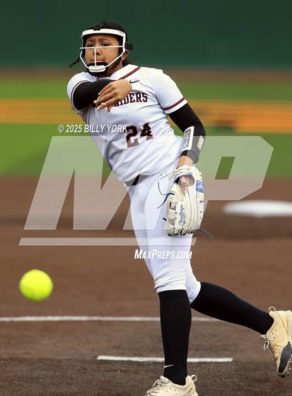 Thumbnail 1 in Farmersville vs Winnsboro photogallery.
