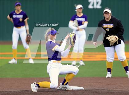 Thumbnail 3 in Farmersville vs Winnsboro photogallery.