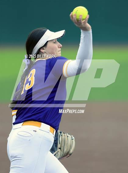 Thumbnail 2 in Farmersville vs Winnsboro photogallery.