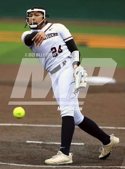Thumbnail 3 in Farmersville vs Winnsboro photogallery.