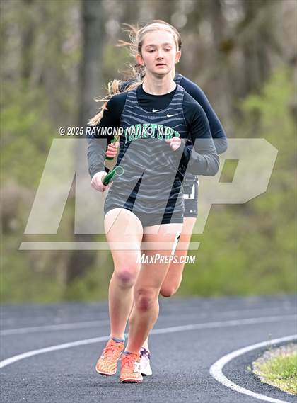 Thumbnail 1 in Yorktown 4 Way (3200 meter)  photogallery.