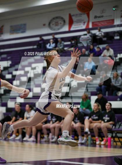 Thumbnail 3 in Selinsgrove vs. Shamokin Area (PIAA District 4 Class 4A Quarterfinal) photogallery.